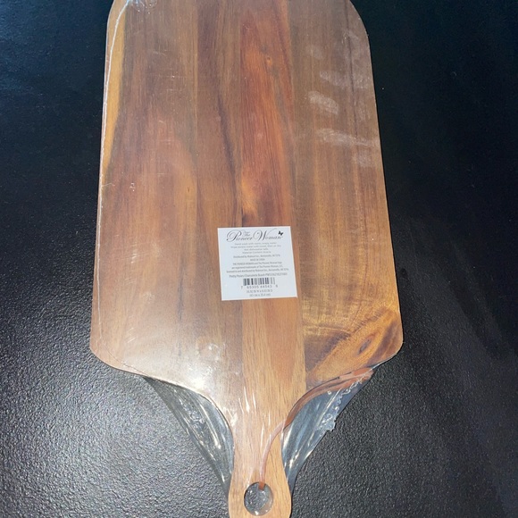 Pioneer Woman wooden cutting board - Picture 3 of 3